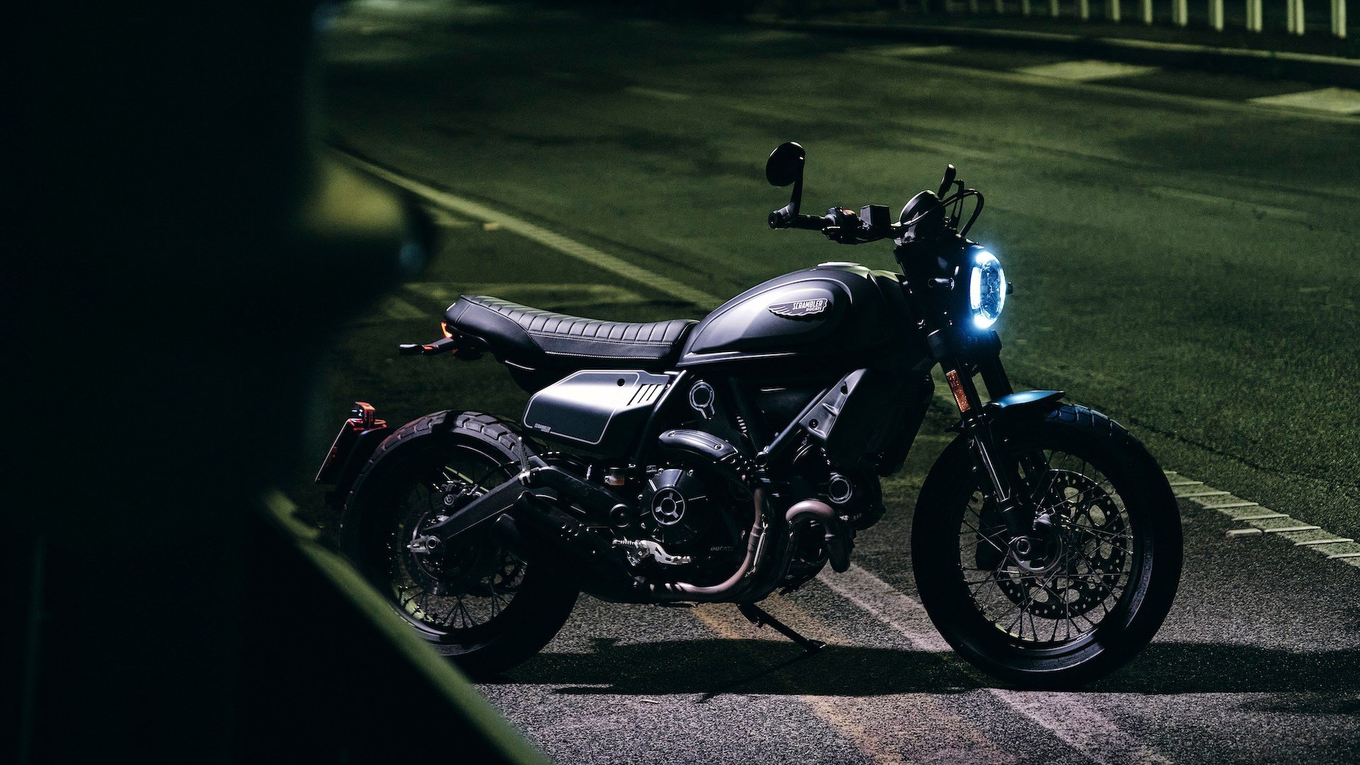Ducati Scrambler Nightshift retro roadster 2021 review AutoTrader